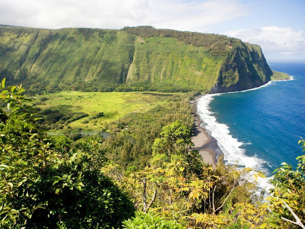 Read more about the article Waipio Valley Beach, Hawaii