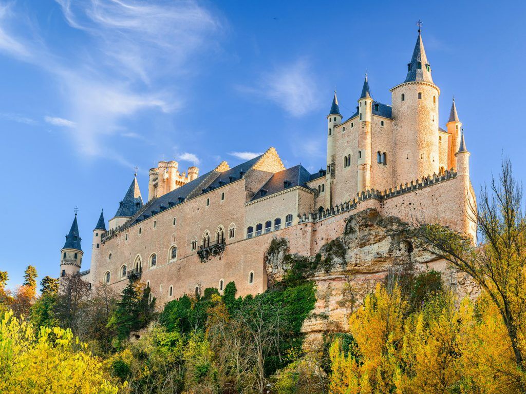 Read more about the article Alcázar of Segovia, Spain