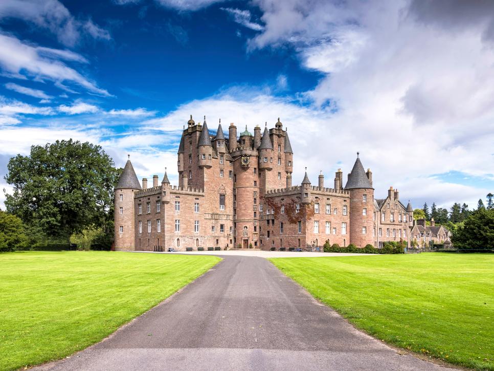 Read more about the article Glamis Castle